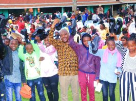 Foundation donates school items to students