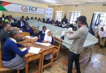 Meru Teacher Connects Five Schools in Digital Learning Demonstration