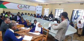 Meru Teacher Connects Five Schools in Digital Learning Demonstration